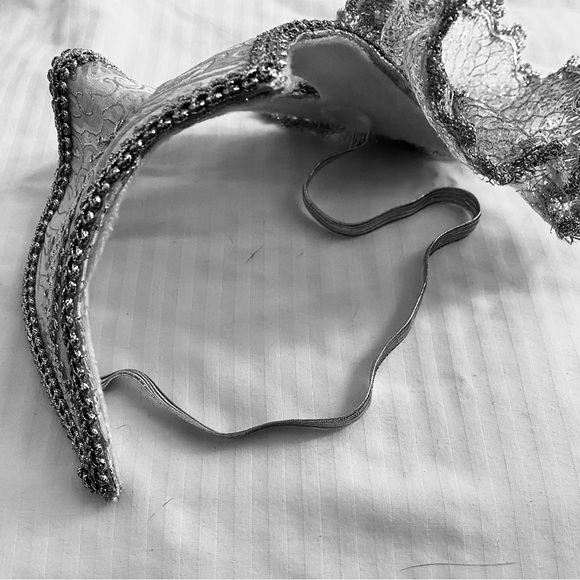 Silver Mask - Picture 3 of 3